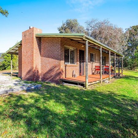Braeside Cabin Two Alphitonia Central Tilba Exterior photo
